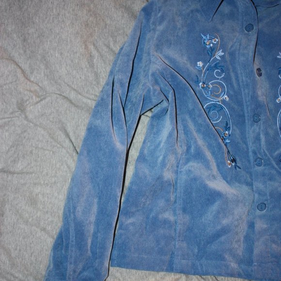 Blue, embroidery button down - Picture 4 of 4